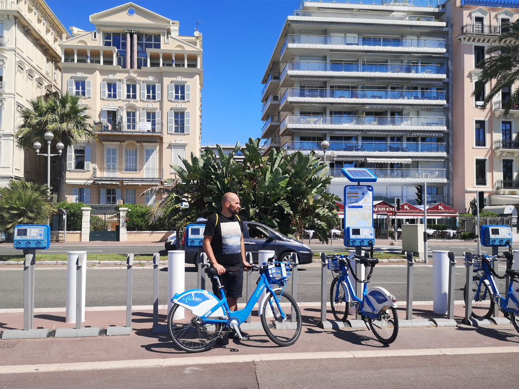 Stacja rowerowa przy Promenadzie Anglików, Nicea